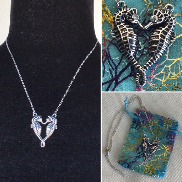 Jewelry - Boutique NEW - seahorse love heart cute necklace🌊